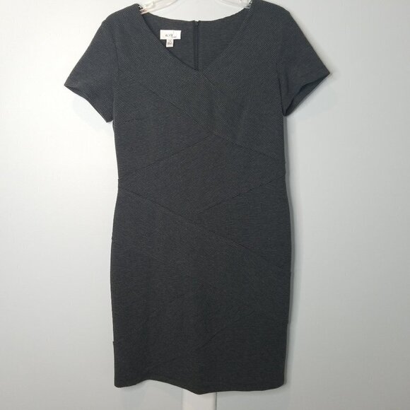 Alyx Dresses & Skirts - ALYX gray ribbed  textured bandage dress V-neck size 12
